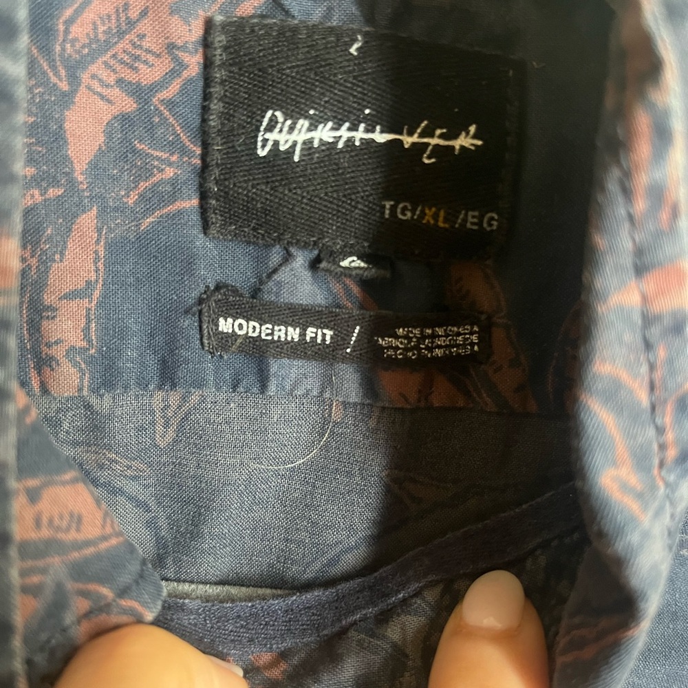 Quicksilver Xl Shortsleeve Button Up - image 2